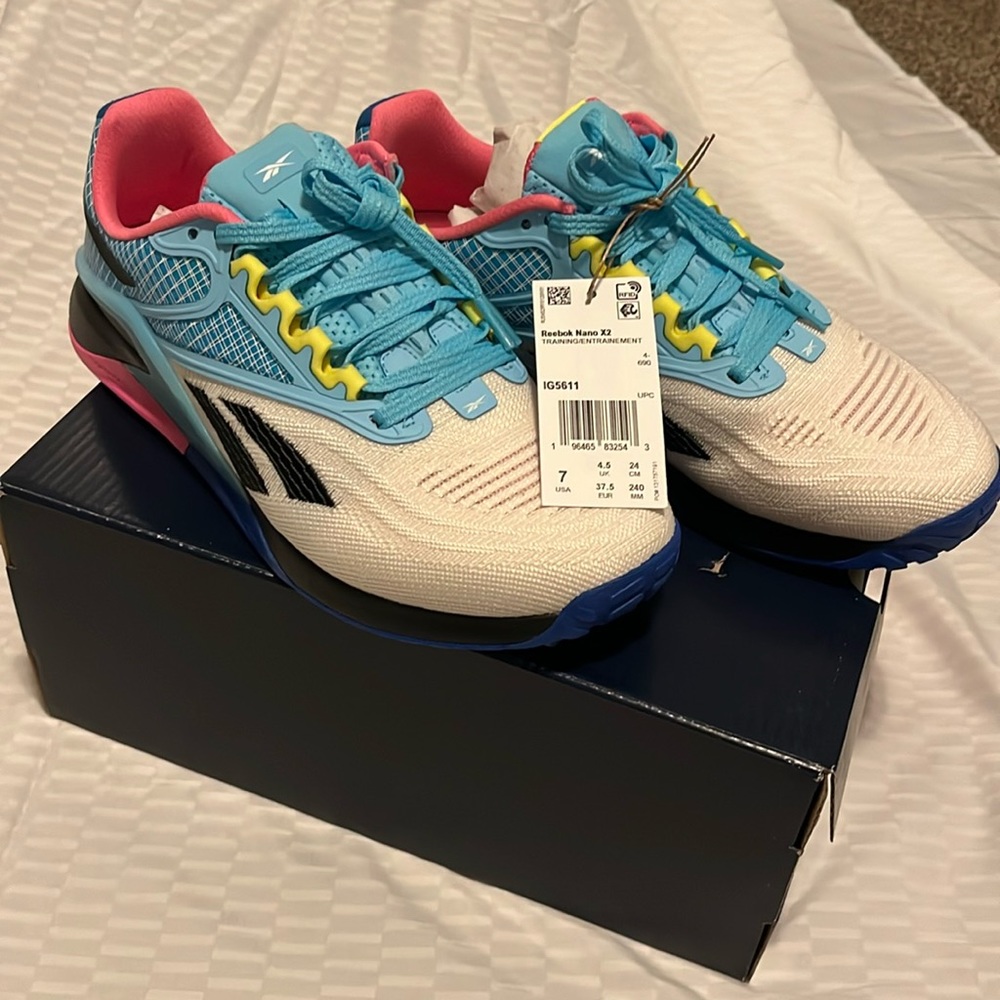 New women’s Reebok